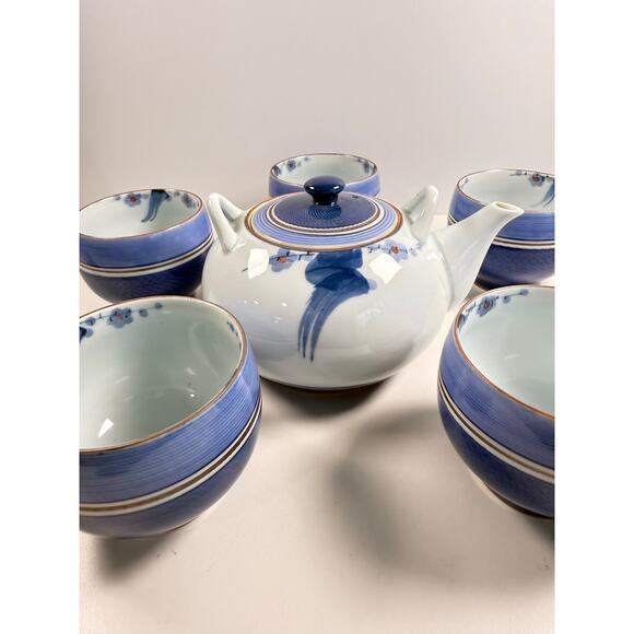 Arita Ware Grey Floral Japanese Tea Set with Teapot & 5 Cups w/ Lids Modern - Picture 3 of 9